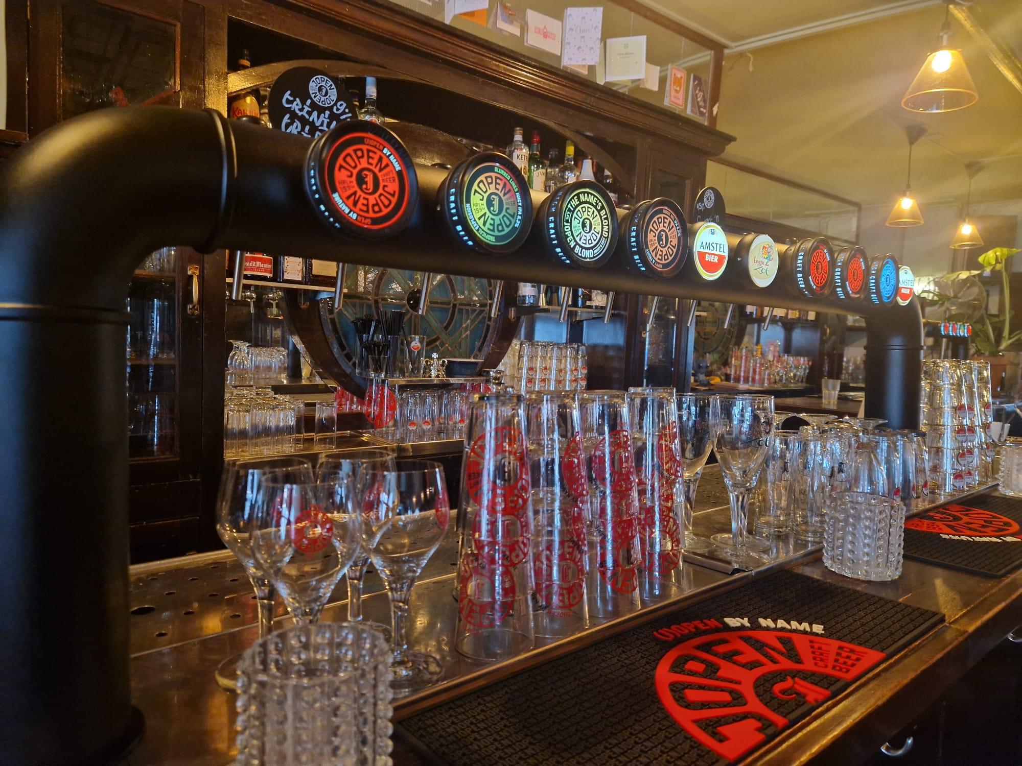 De nieuwe tapzuil van Jopen in Café De Lift